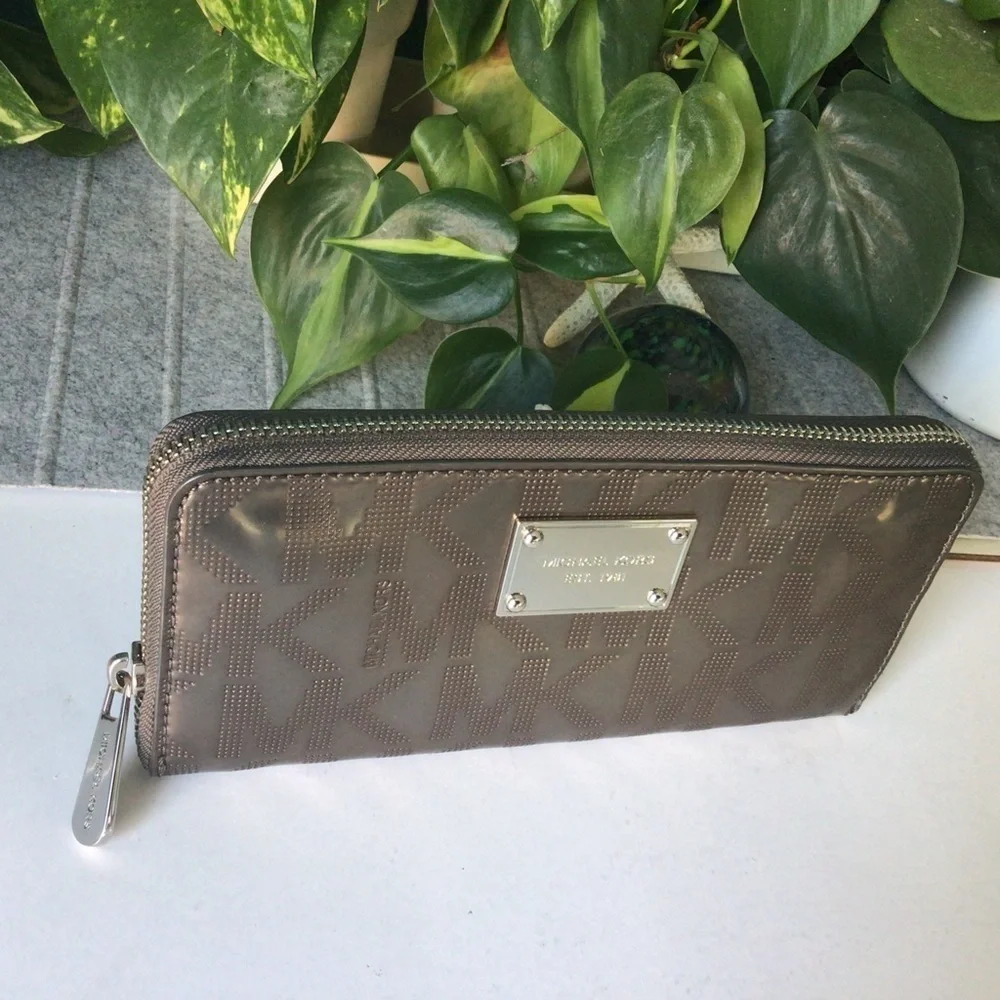 Michael Kors Signature Metallic Silver Zip Around Clutch Wallet Accordion Style